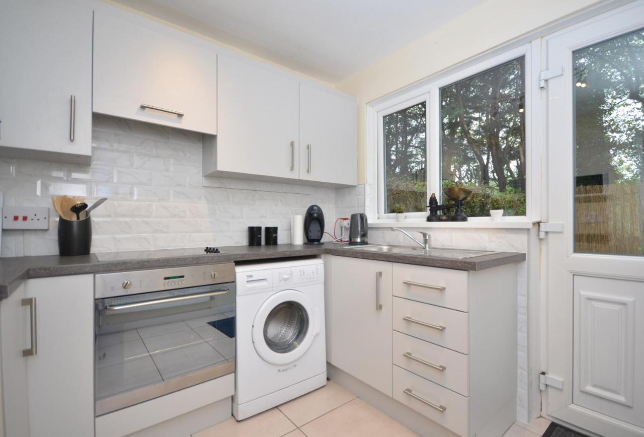 Bright Stylish 2 Bedroom Garden Apartment South Belfast Close To Everything Exterior foto