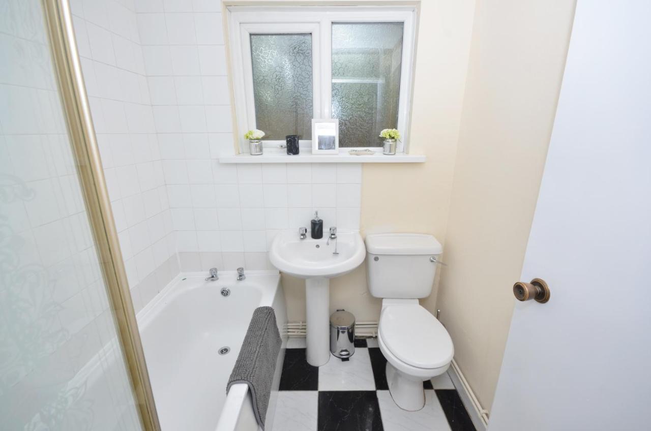 Bright Stylish 2 Bedroom Garden Apartment South Belfast Close To Everything Exterior foto
