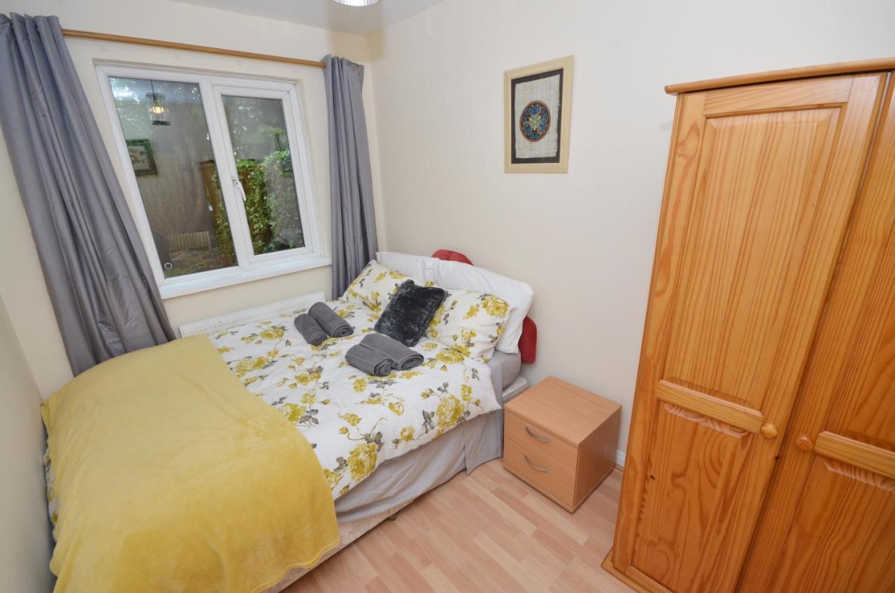 Bright Stylish 2 Bedroom Garden Apartment South Belfast Close To Everything Exterior foto
